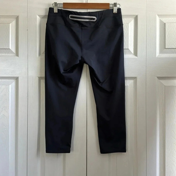 Athleta Leggings Dark Gray Capri Low Rise Back Pocket Zipper size M - Picture 4 of 7